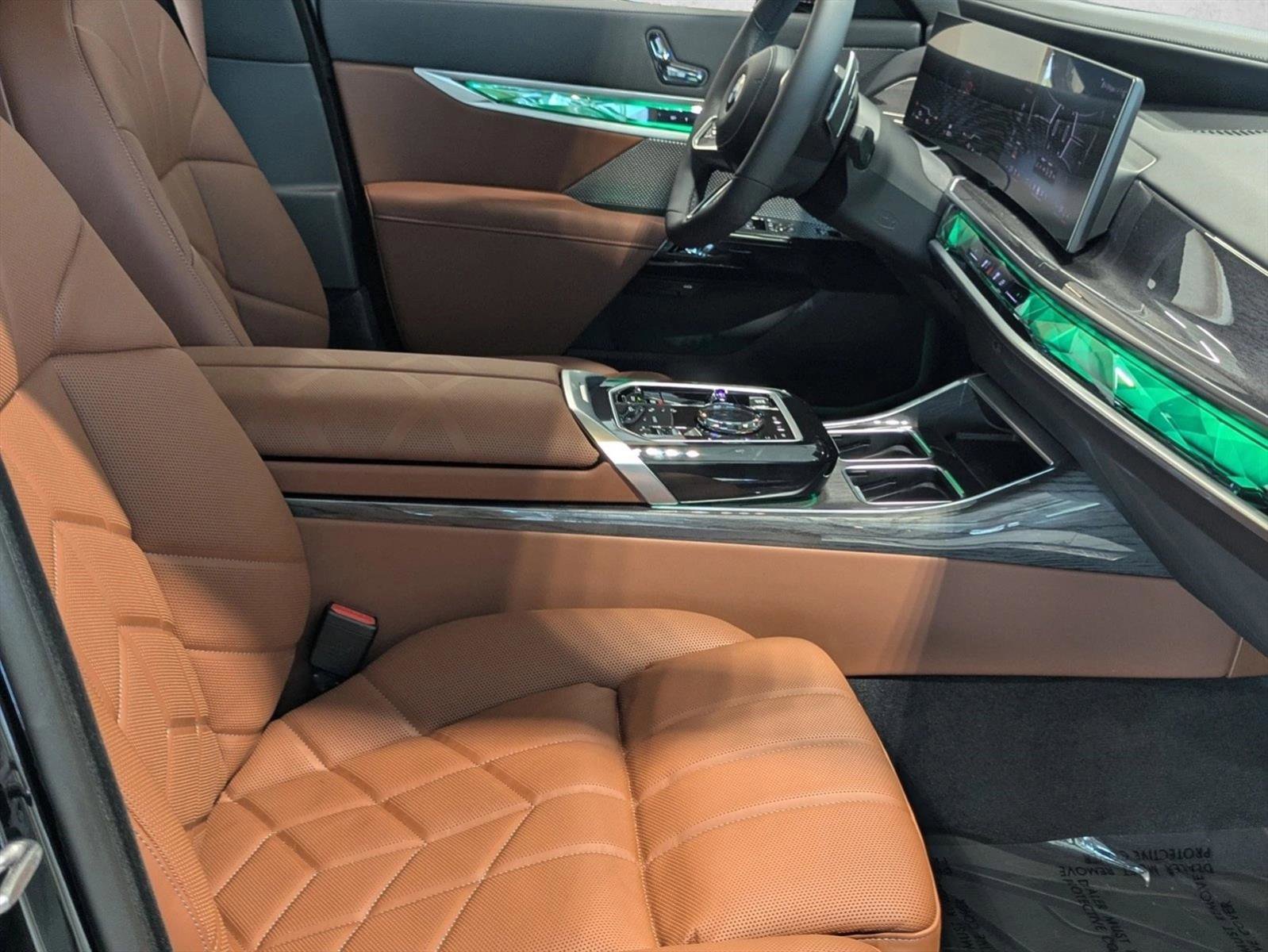 Used 2026 BMW 740i w/ Executive Package RWD image 19