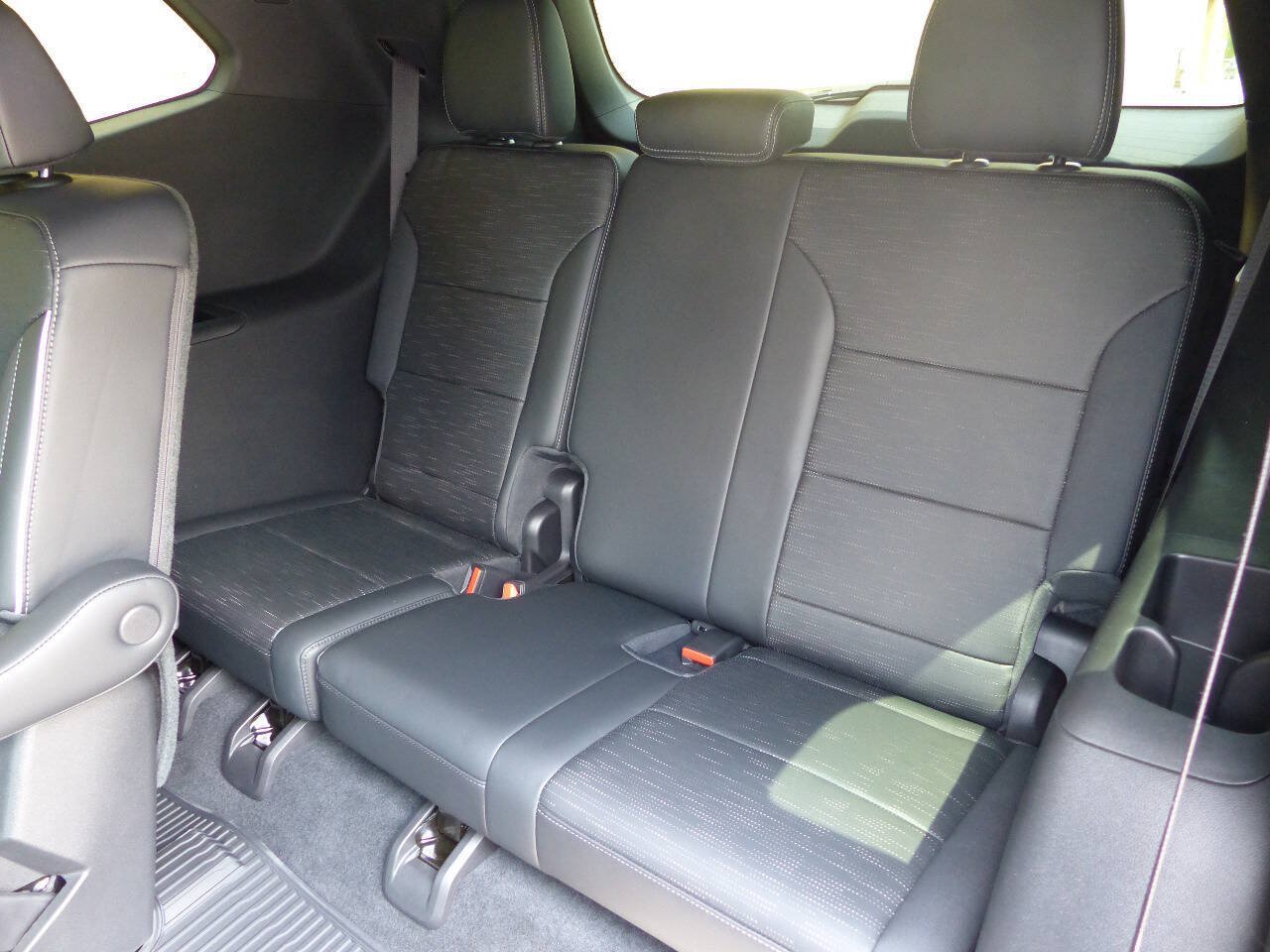 Used 2026 Buick Enclave Sport Touring w/ Power Package AWD/4WD image 45