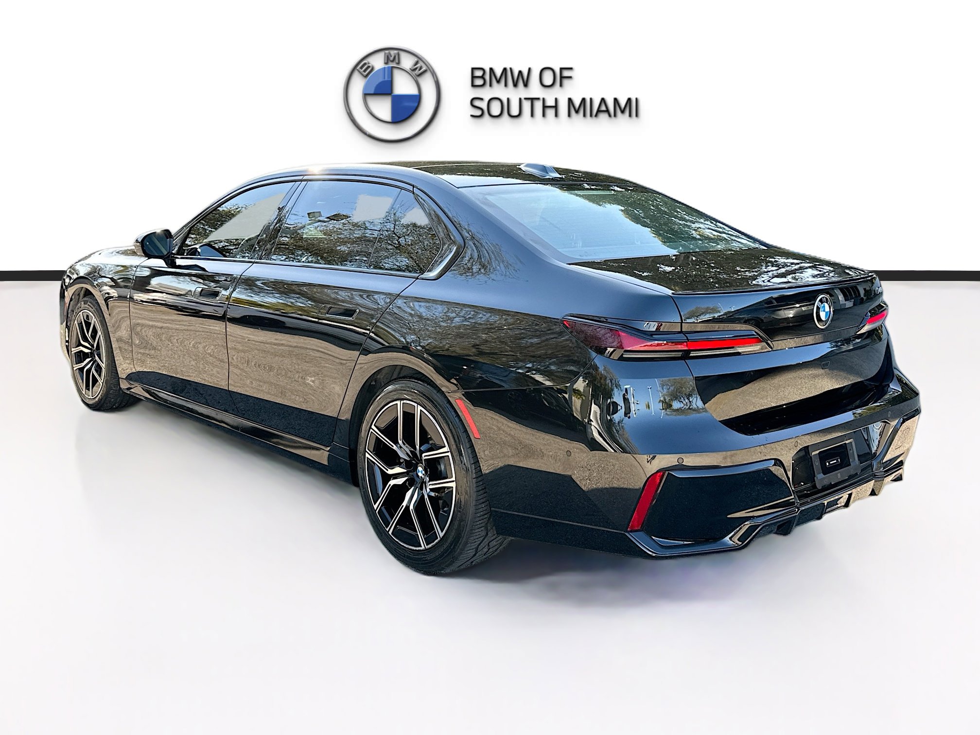 Certified 2024 BMW 740i image 5