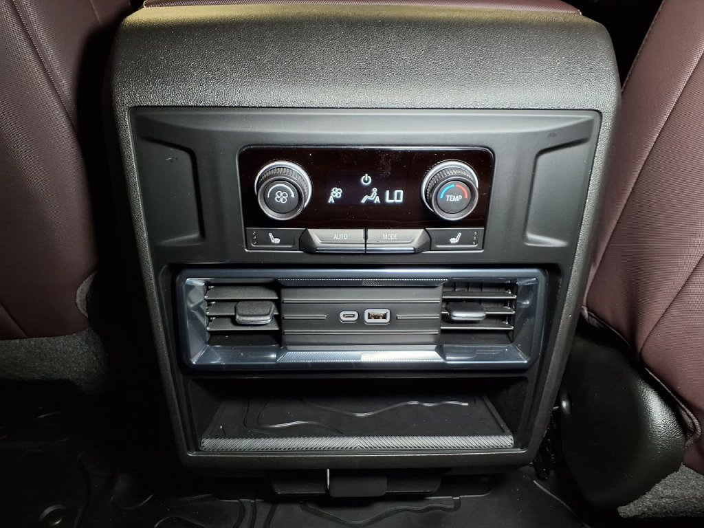 New 2026 GMC Hummer EV SUV w/ LPO, Illumination Package AWD/4WD image 13