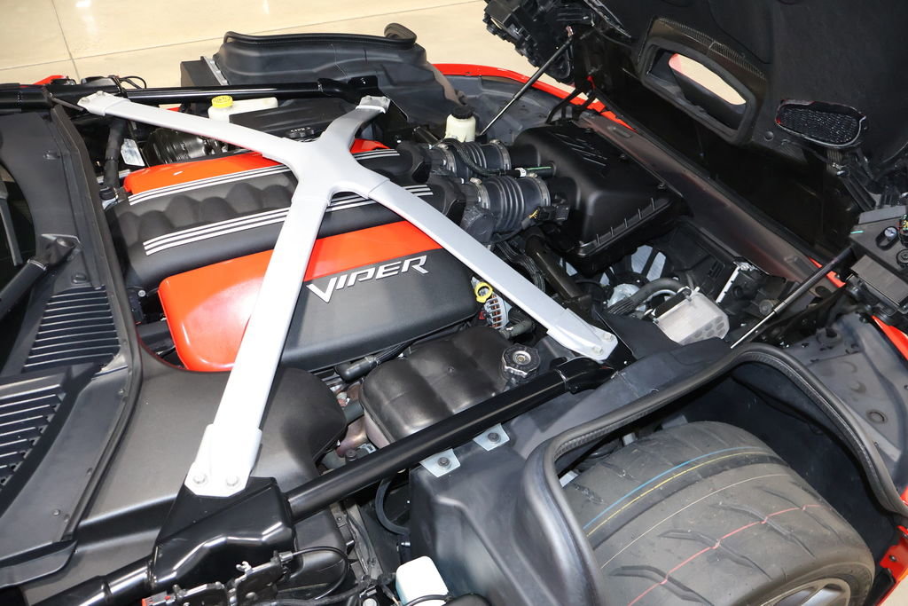 Used 2013 SRT Viper GTS w/ GTS Laguna Interior Pkg image 35