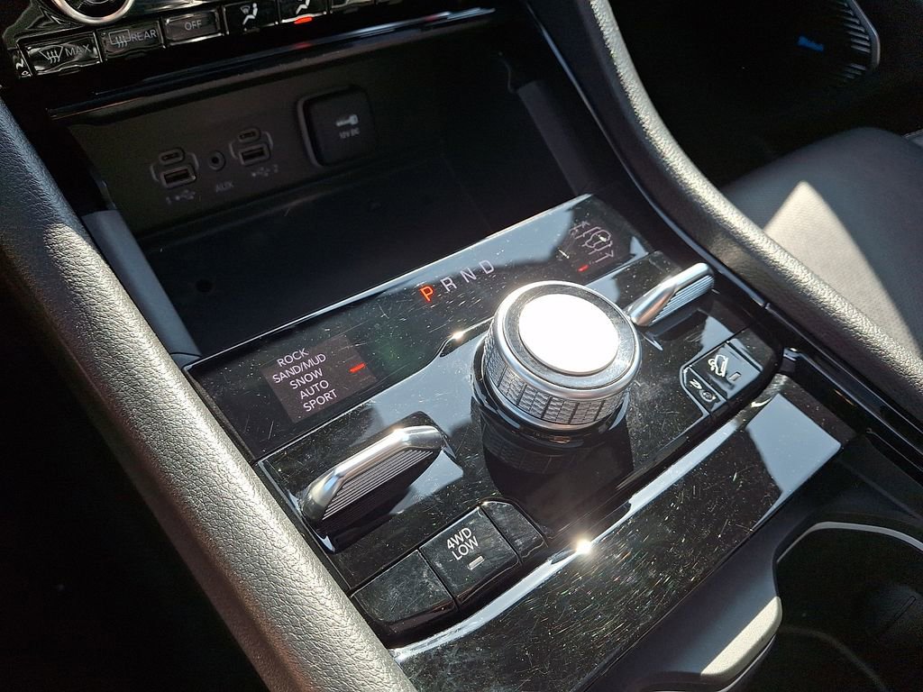 Used 2023 Jeep Grand Cherokee Overland w/ Advanced Protech Group III image 15