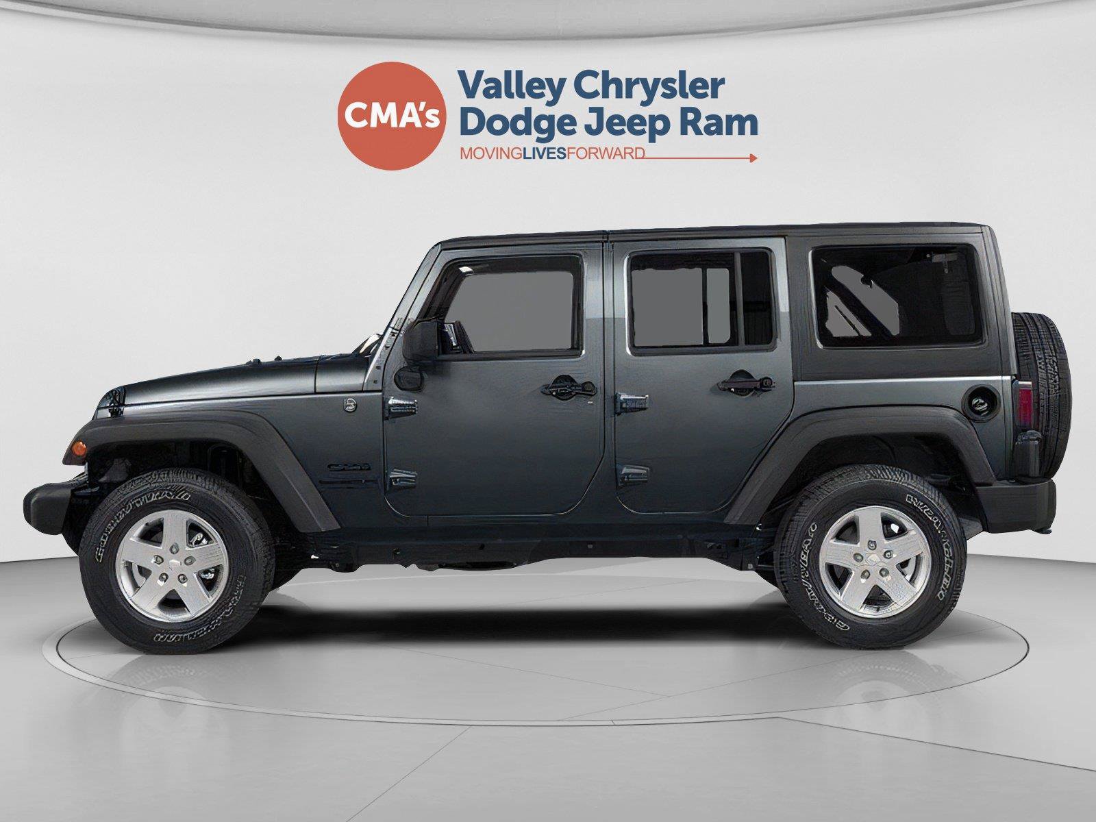 Used 2014 Jeep Wrangler Unlimited Sahara w/ Connectivity Group AWD/4WD image 2