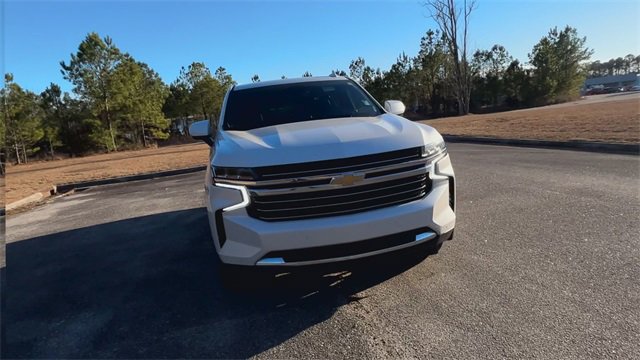 Used 2022 Chevrolet Suburban LT image 2