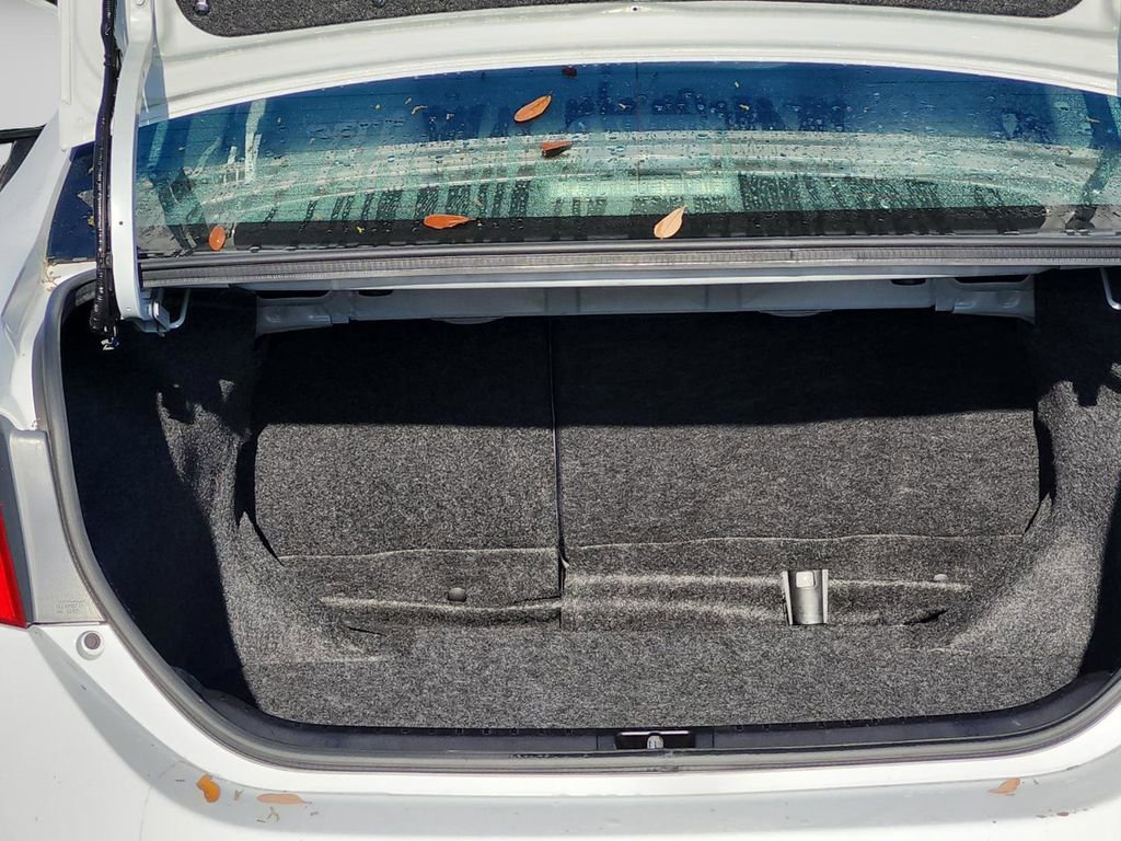 Used 2019 Toyota Corolla LE image 16