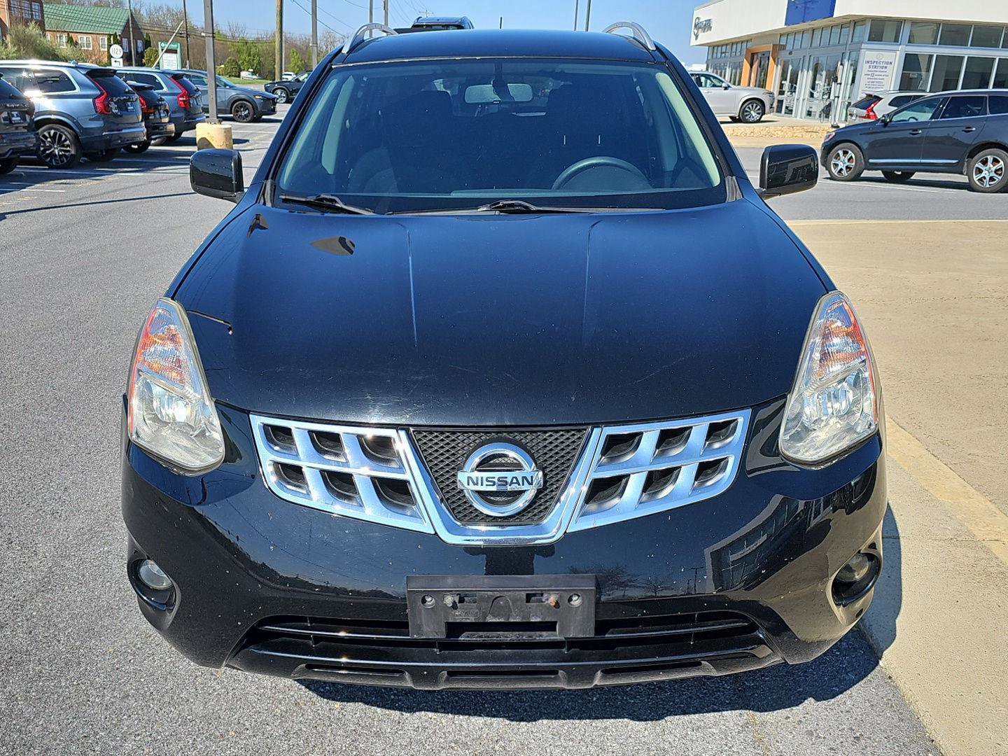 Used 2013 Nissan Rogue SV image 2