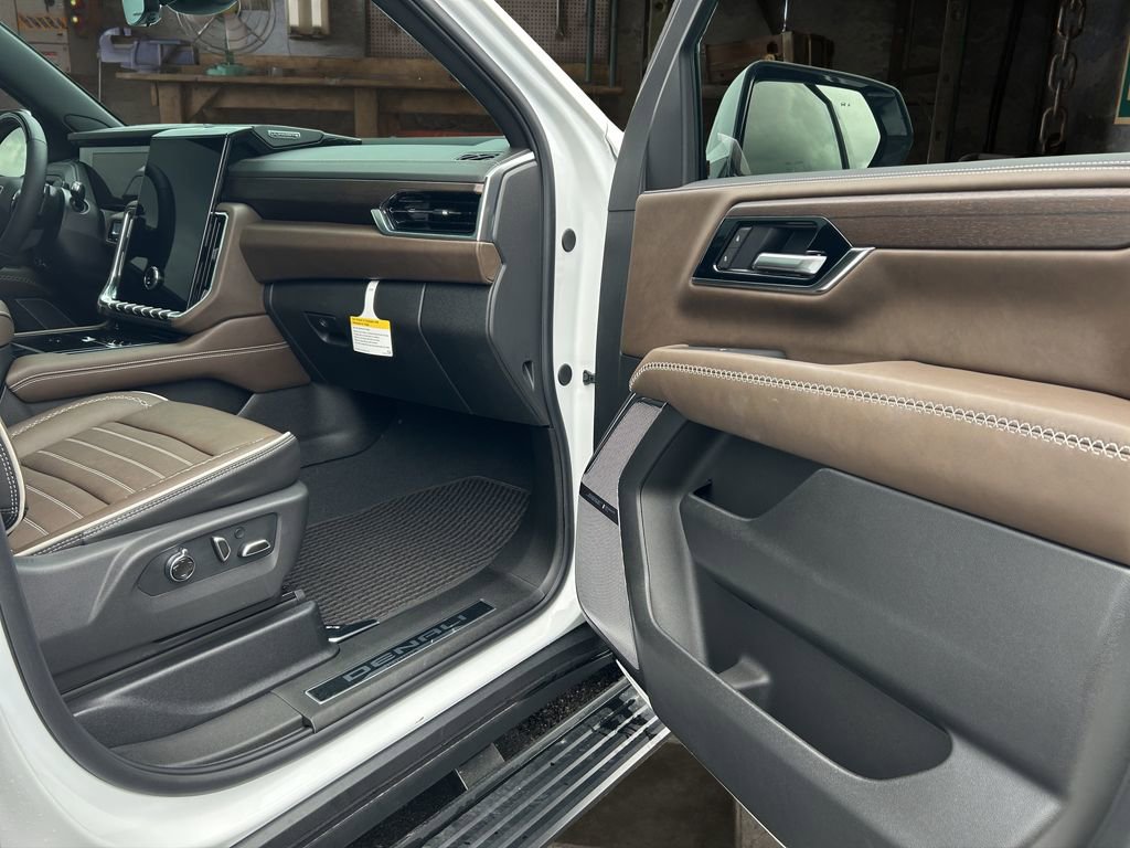 Used 2026 GMC Yukon Denali Ultimate AWD/4WD image 17