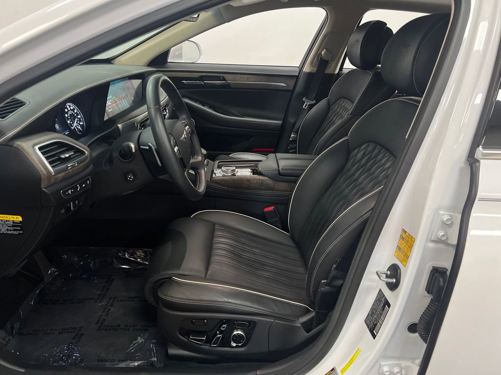 Used 2021 Genesis G90 3.3T Premium RWD image 11