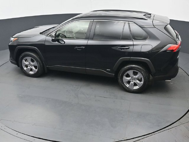 Certified 2025 Toyota RAV4 XLE AWD/4WD image 38