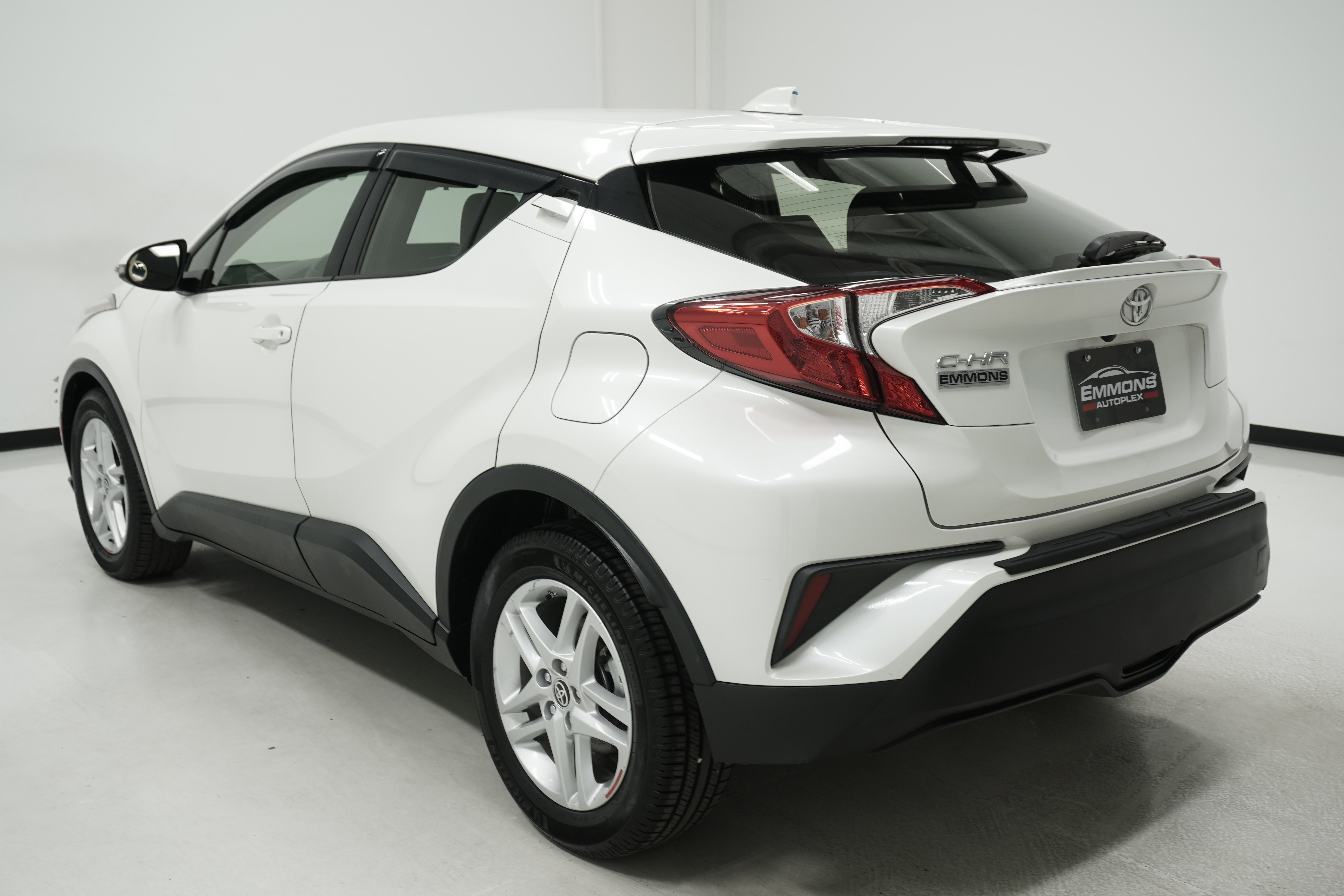 Used 2020 Toyota C-HR LE FWD image 6