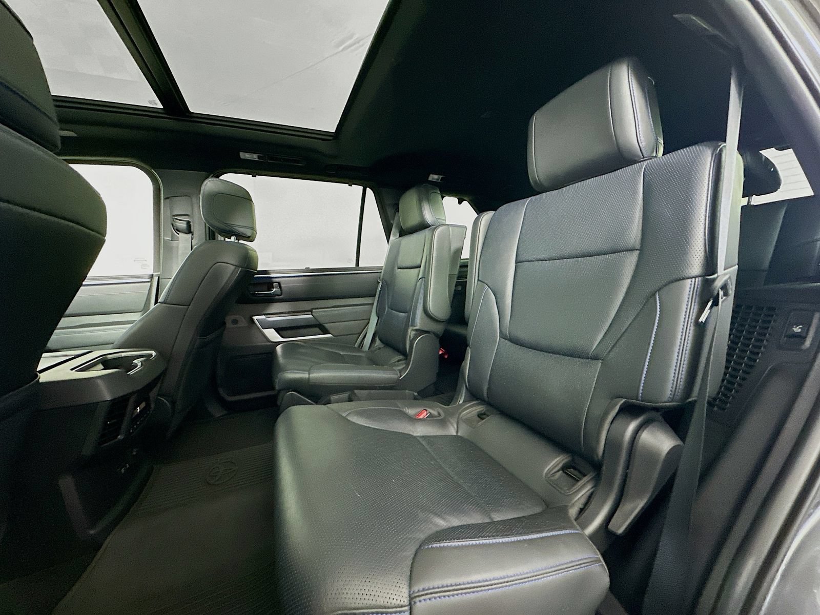 Certified 2024 Toyota Sequoia Platinum AWD/4WD image 25