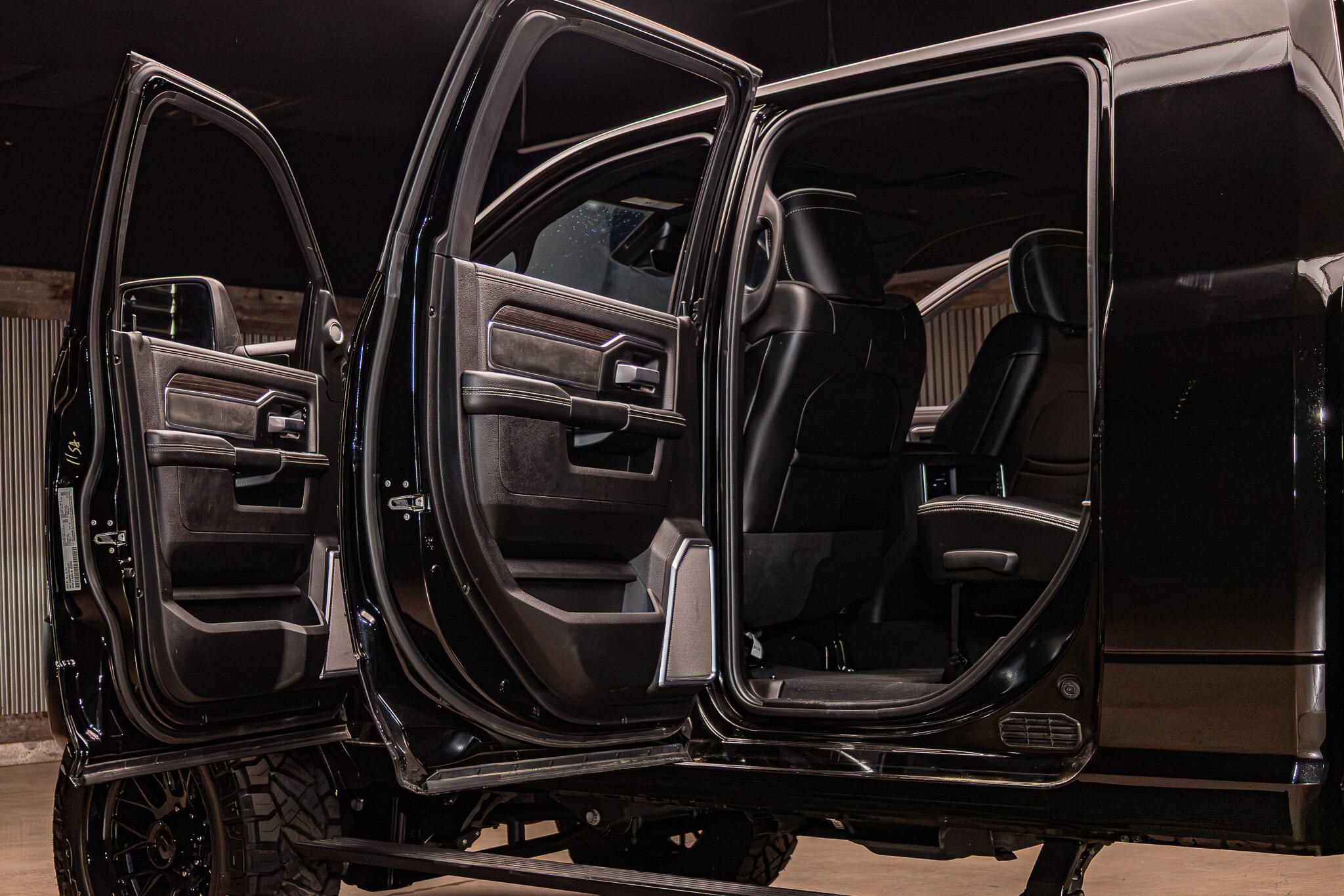 Used 2026 RAM 2500 Laramie AWD/4WD image 39