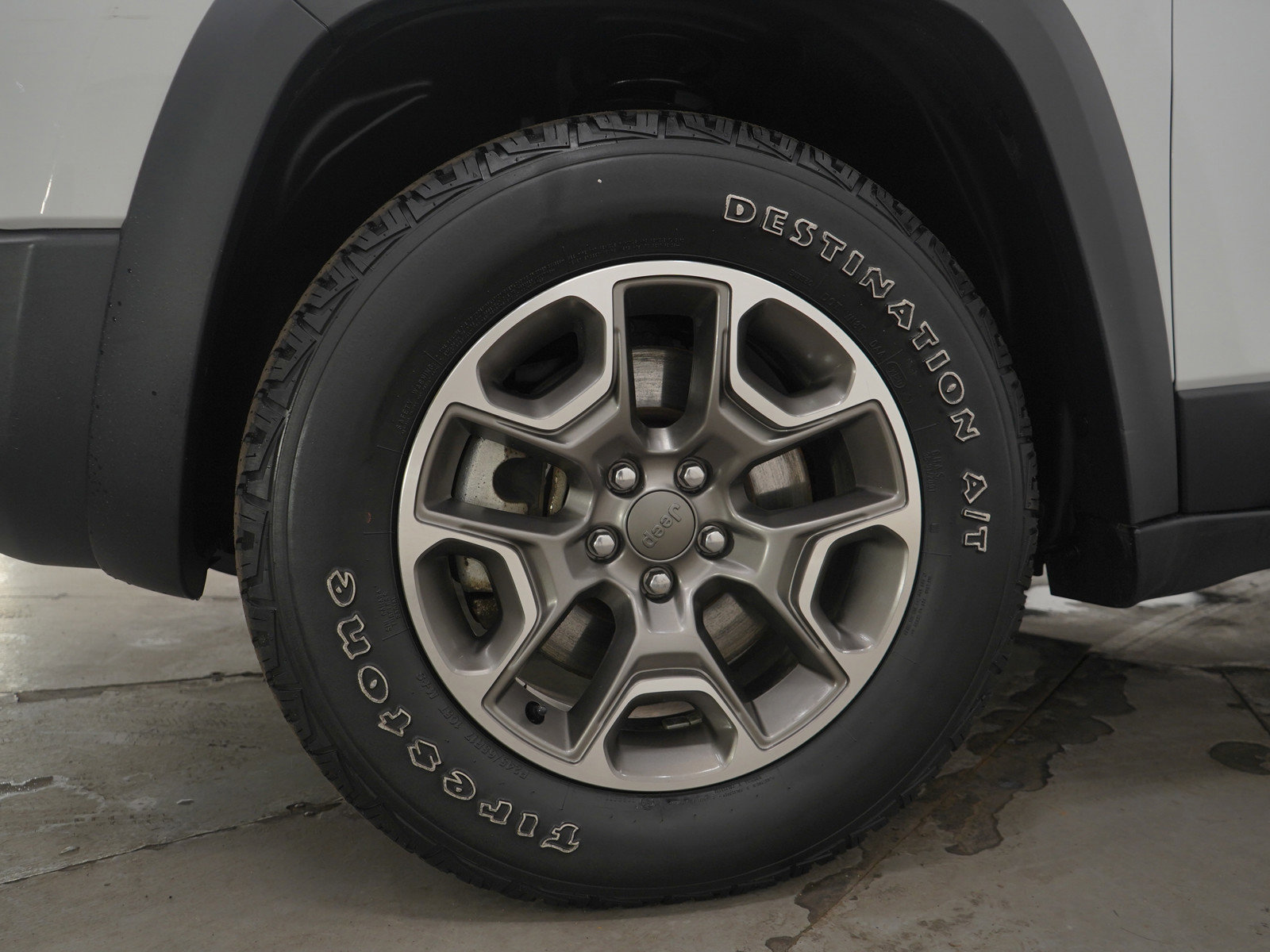 Used 2021 Jeep Cherokee Trailhawk image 30