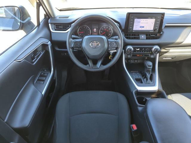 Used 2021 Toyota RAV4 LE image 13