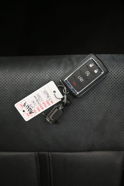 Used 2025 Jeep Wagoneer Series II AWD/4WD image 13