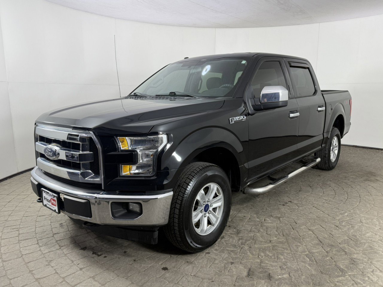Used 2017 Ford F150 XLT AWD/4WD image 3