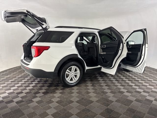 Used 2024 Ford Explorer XLT w/ Equipment Group 202A image 18