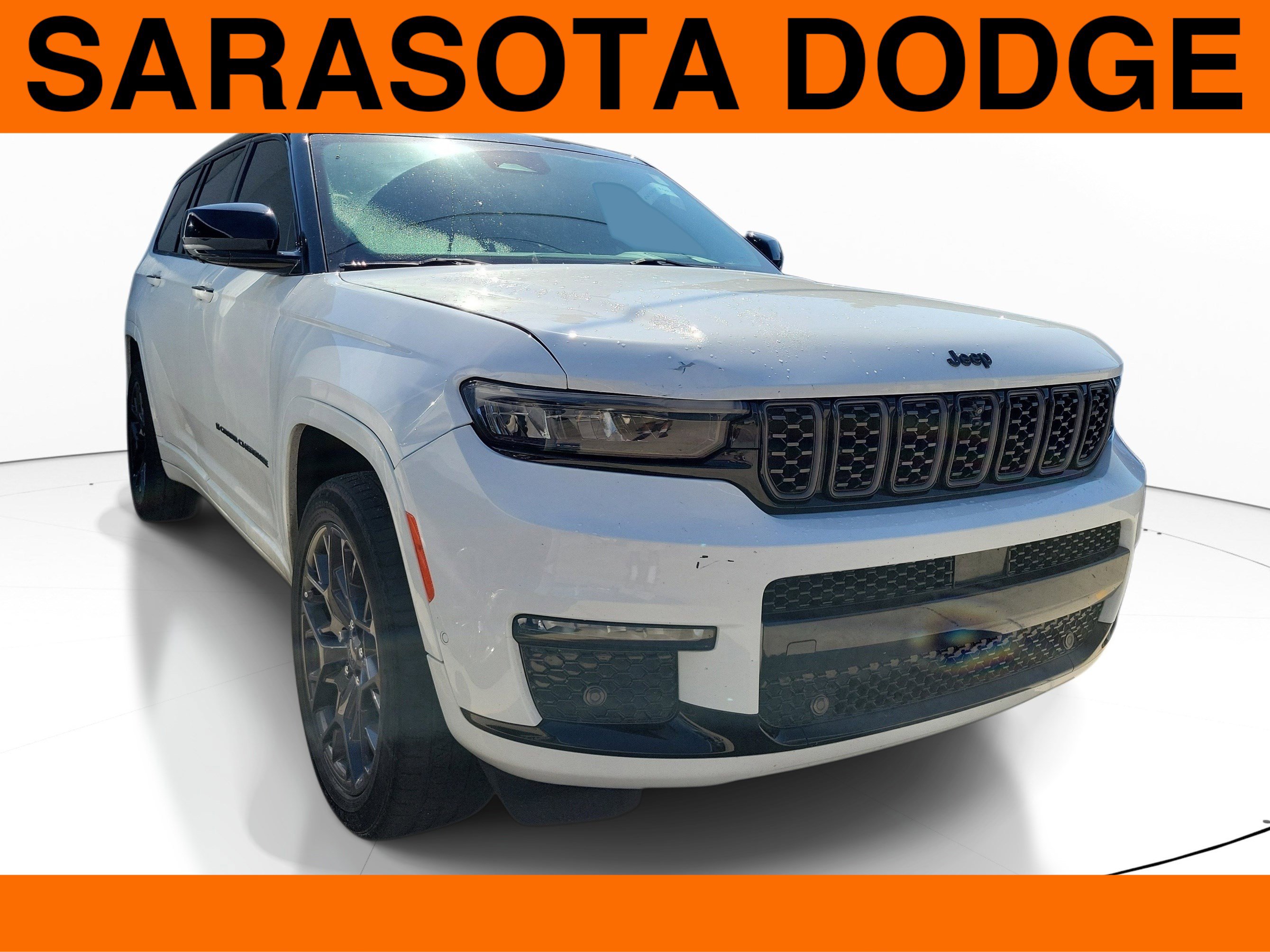 Used 2023 Jeep Grand Cherokee L Summit w/ Advanced Protech Group IV image 1