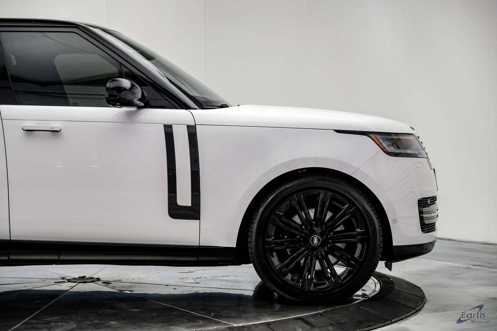 Used 2024 Land Rover Range Rover SE AWD/4WD image 21
