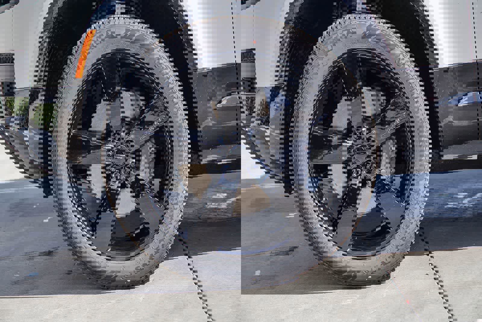 New 2026 Land Rover Defender 110 X-Dynamic SE AWD/4WD image 9