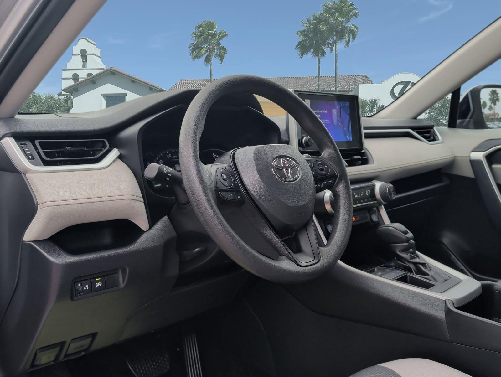 Used 2024 Toyota RAV4 XLE FWD image 12