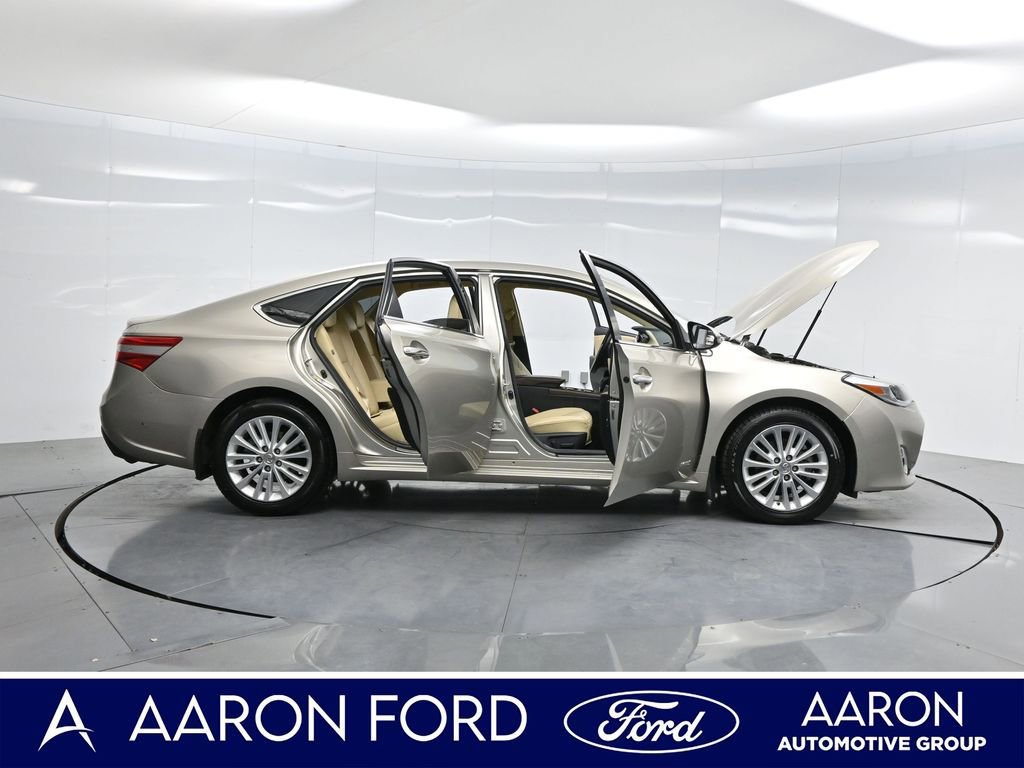 Used 2013 Toyota Avalon Limited image 3