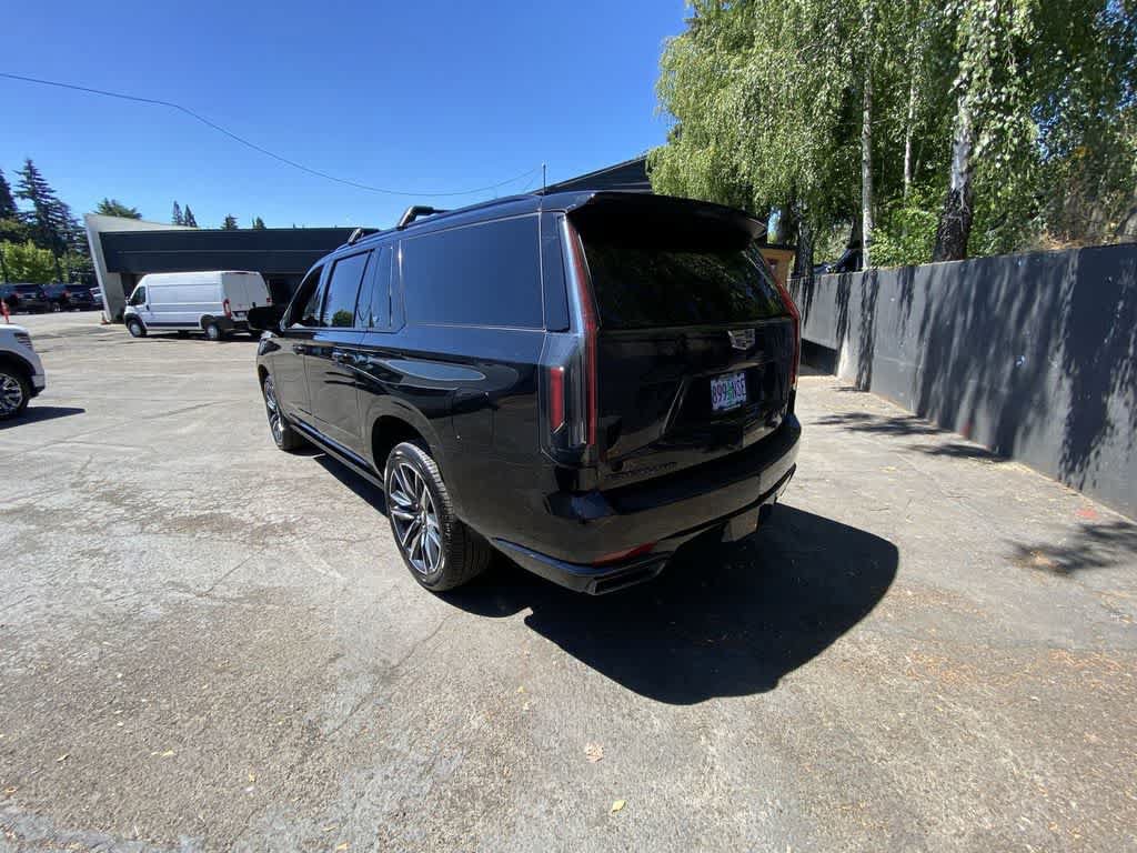 Used 2022 Cadillac Escalade ESV Sport w/ Touring Package AWD/4WD image 4