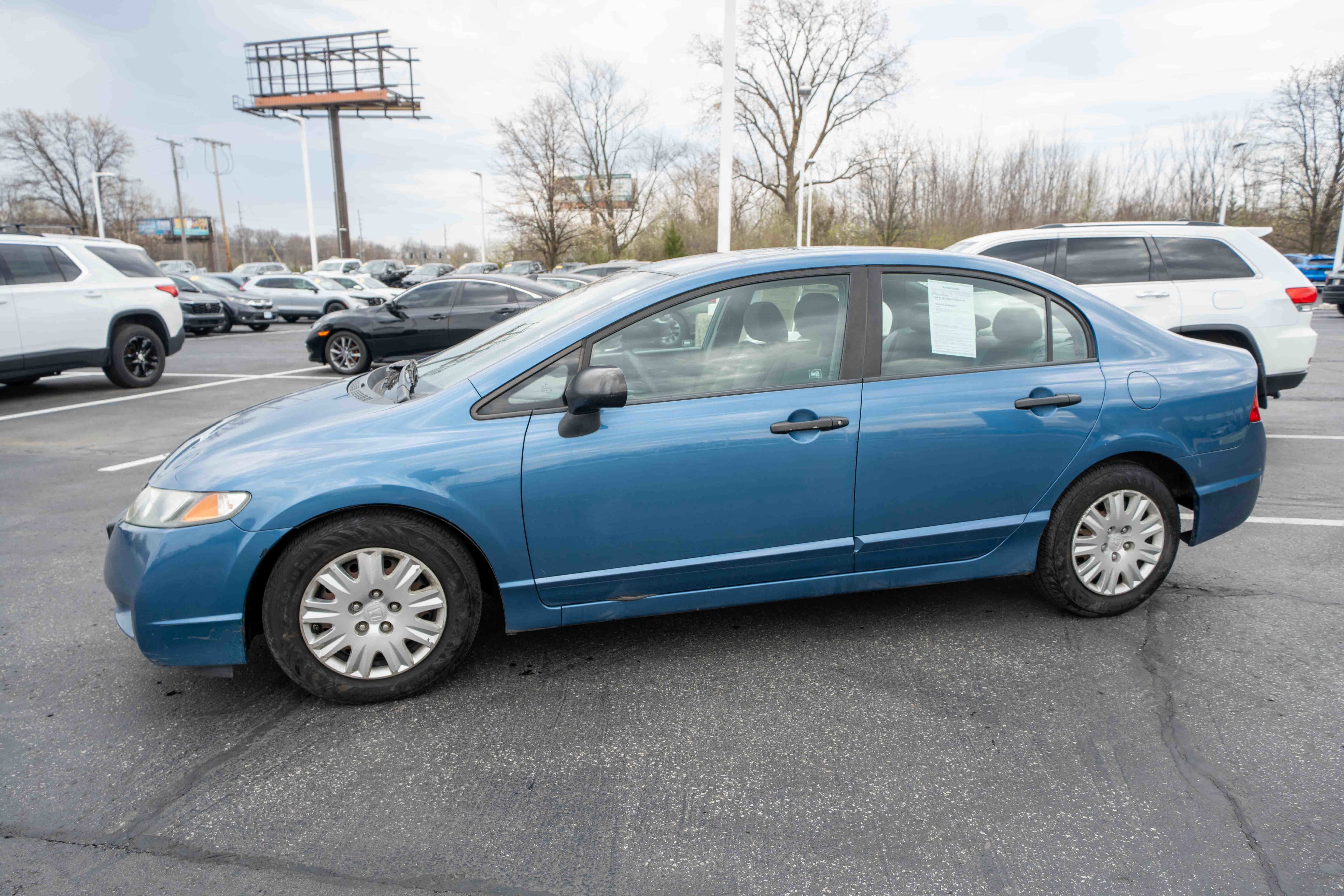 Used 2010 Honda Civic DX-VP image 3