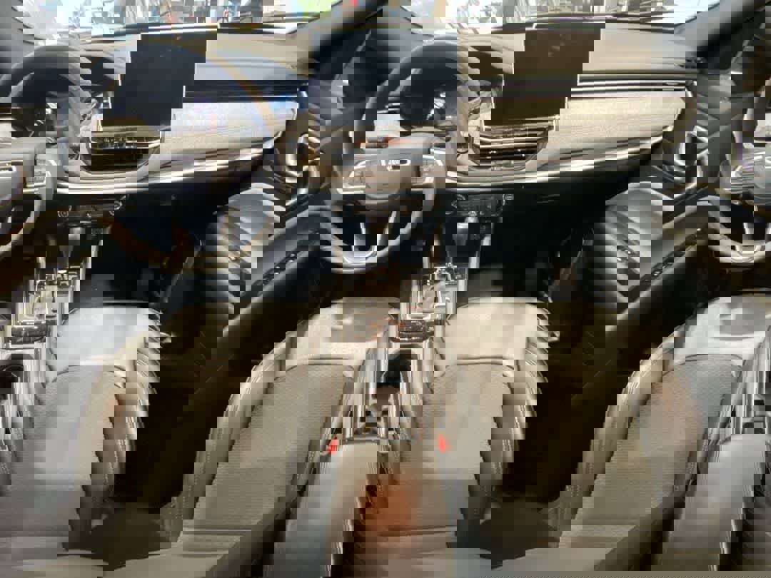 Used 2024 Jeep Compass Latitude image 22