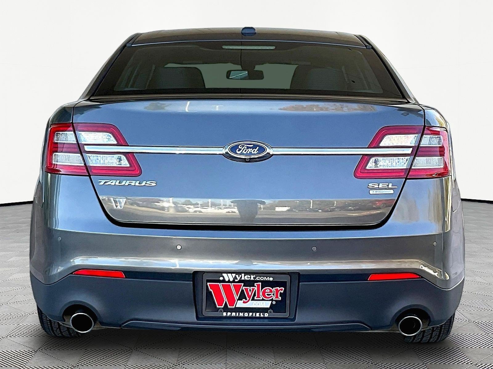 Used 2016 Ford Taurus SEL FWD image 5