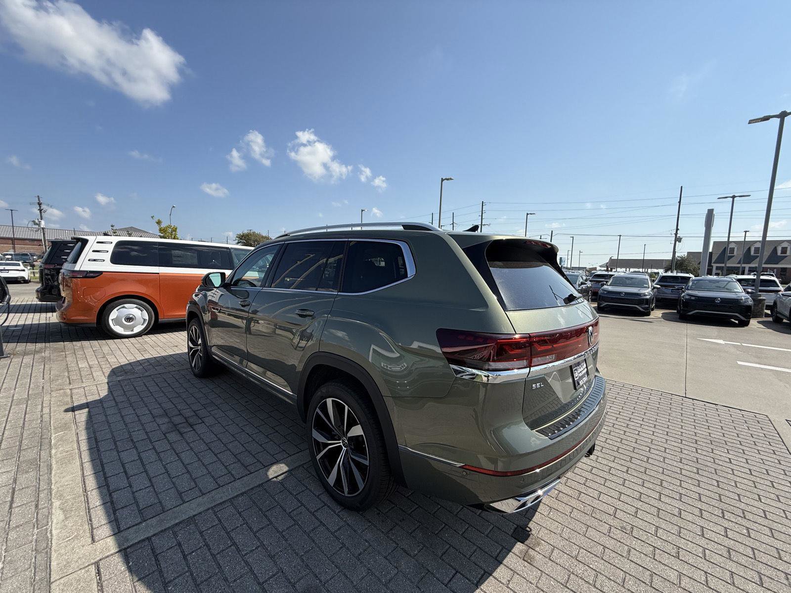 New 2026 Volkswagen Atlas SEL Premium R-Line image 7