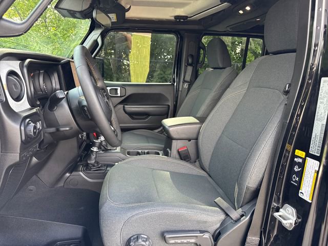 Used 2024 Jeep Wrangler Sport S image 9