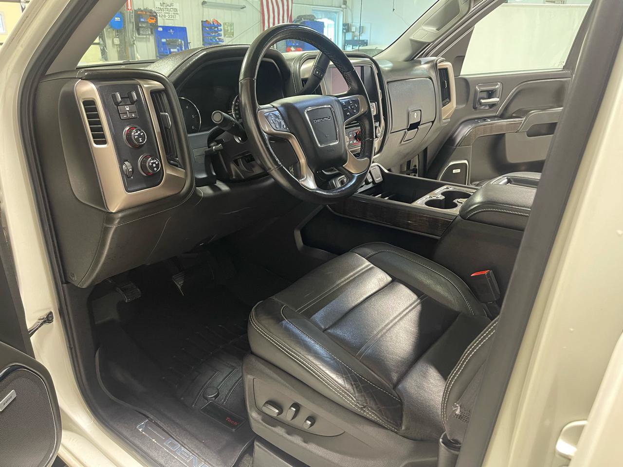 Used 2015 GMC Sierra 1500 Denali w/ Driver Alert Package AWD/4WD image 14