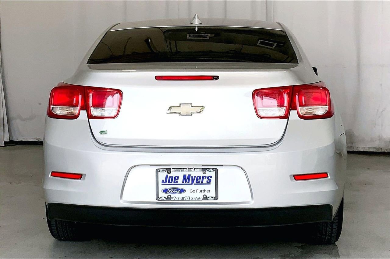 Used 2016 Chevrolet Malibu LT FWD image 4