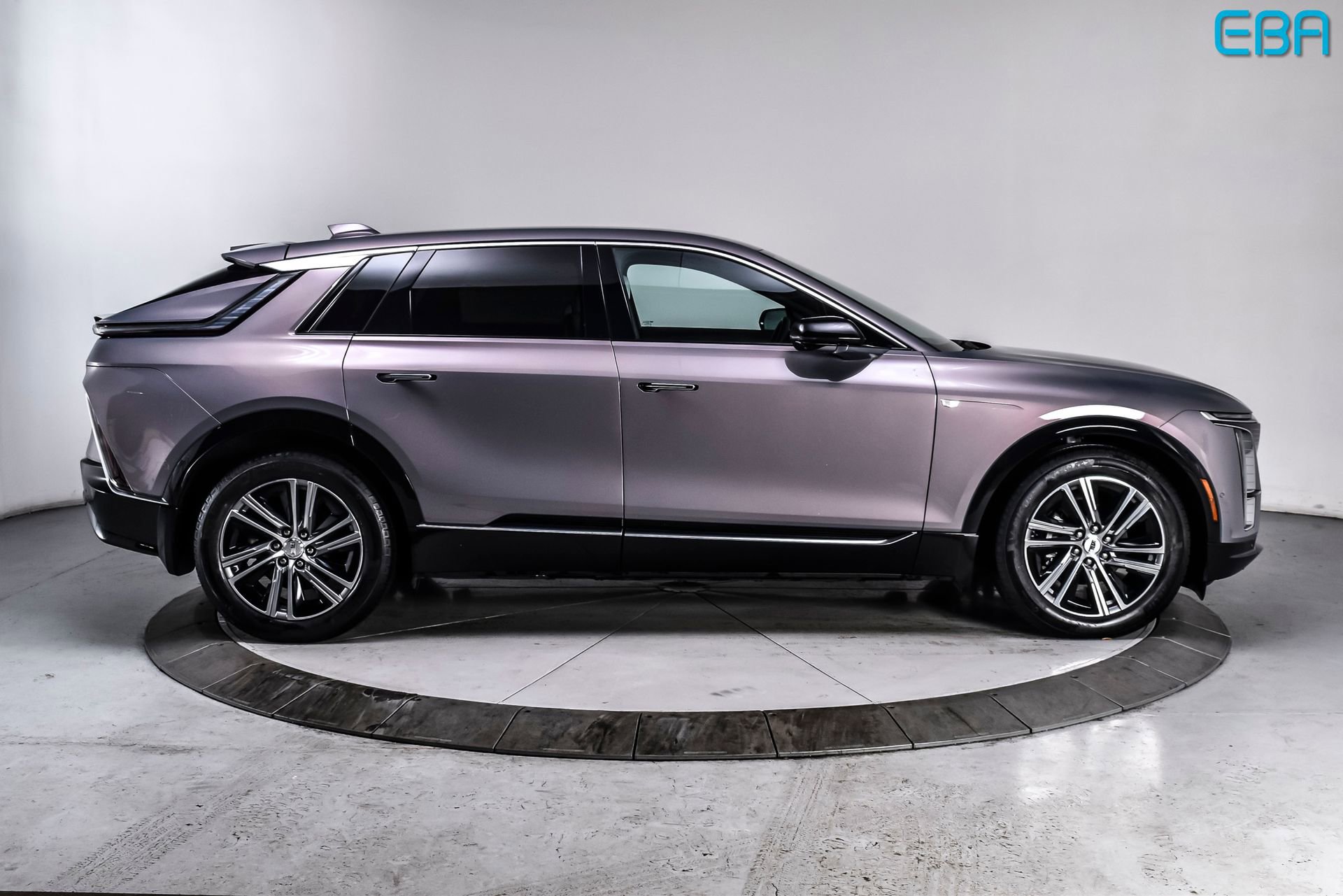 Used 2024 Cadillac Lyriq Luxury image 7