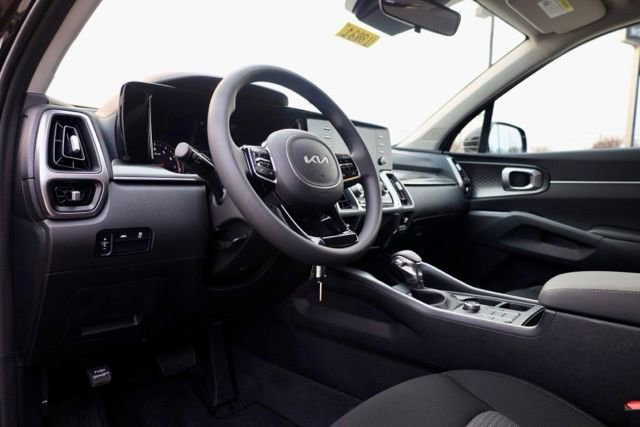 Used 2022 Kia Sorento LX image 18