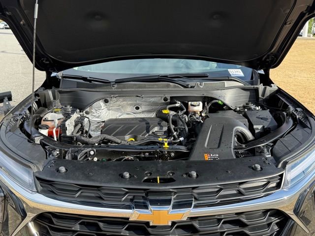 Used 2025 Chevrolet Trax LT FWD image 30