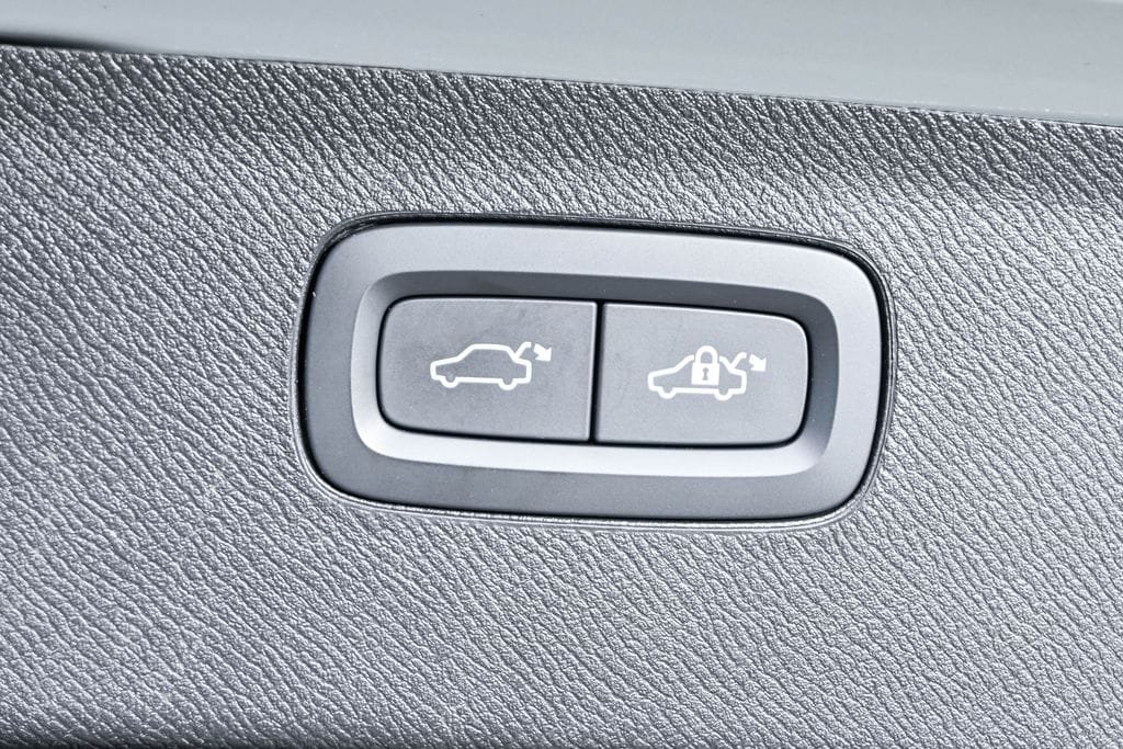 Certified 2025 Volvo XC90 B5 Core AWD/4WD image 33
