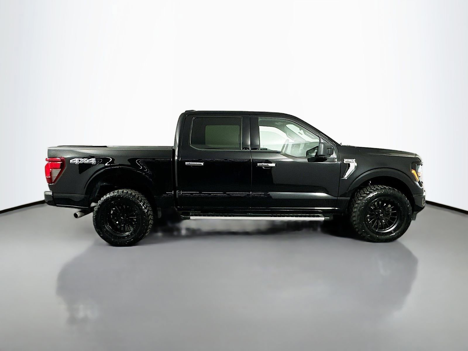 Used 2025 Ford F150 XLT w/ Equipment Group 301A Standard AWD/4WD image 9