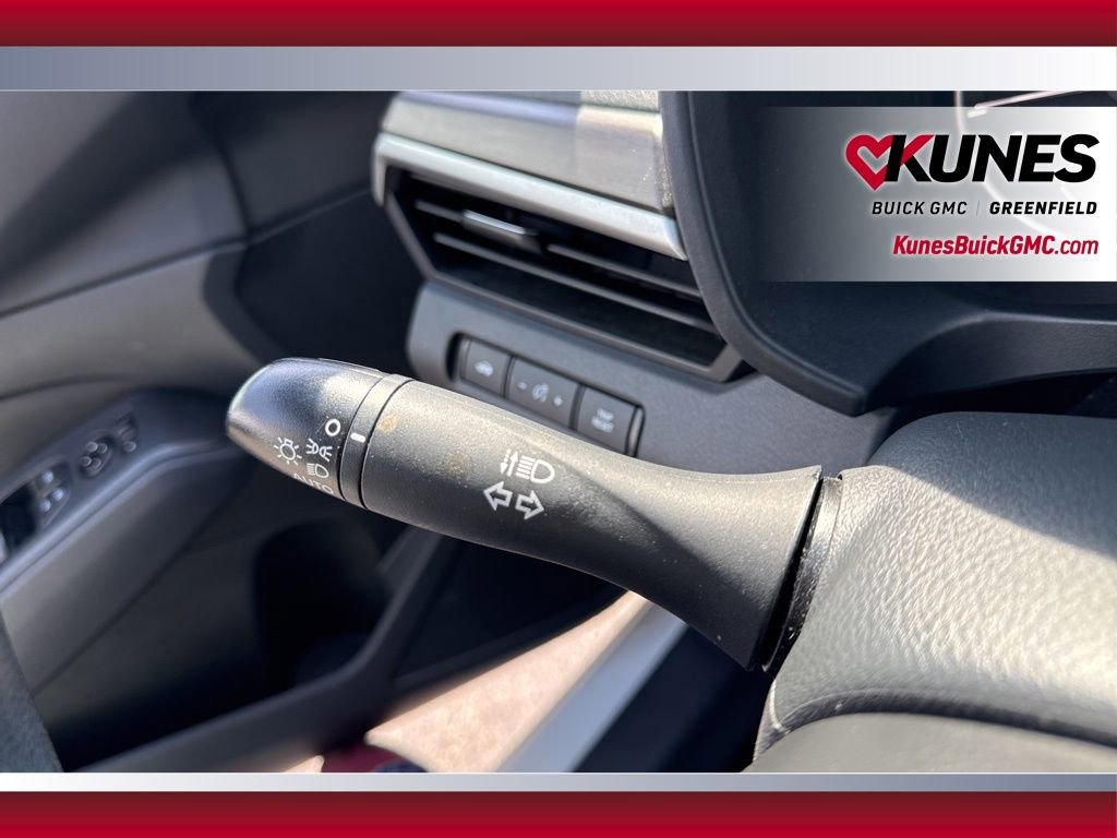 Used 2024 Nissan Altima 2.5 SV FWD image 23