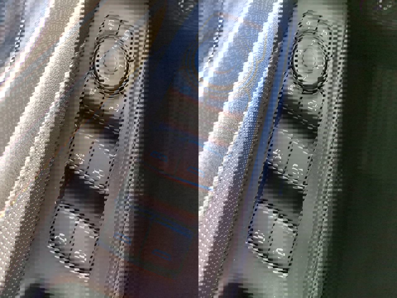 Used 2023 Chevrolet Traverse Premier image 24