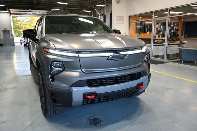 New 2026 Chevrolet Silverado EV Trail Boss w/ Premium Package image 3
