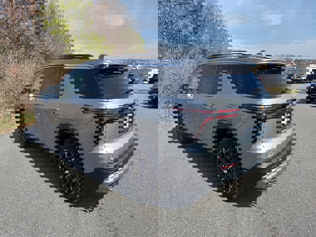 New 2026 Chevrolet Traverse LT w/ Sun and Wheel Package image 4