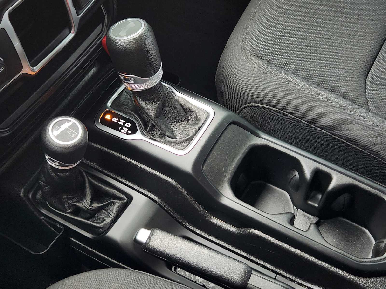 Used 2023 Jeep Wrangler Unlimited Sport AWD/4WD image 23