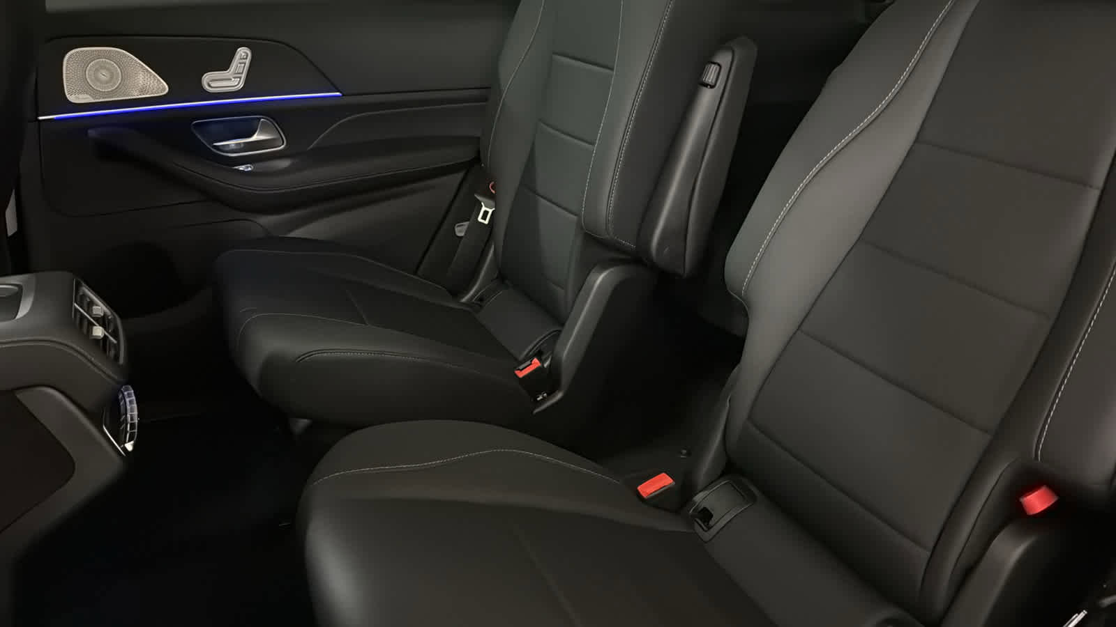 New 2026 Mercedes-Benz GLS 450 4MATIC image 32