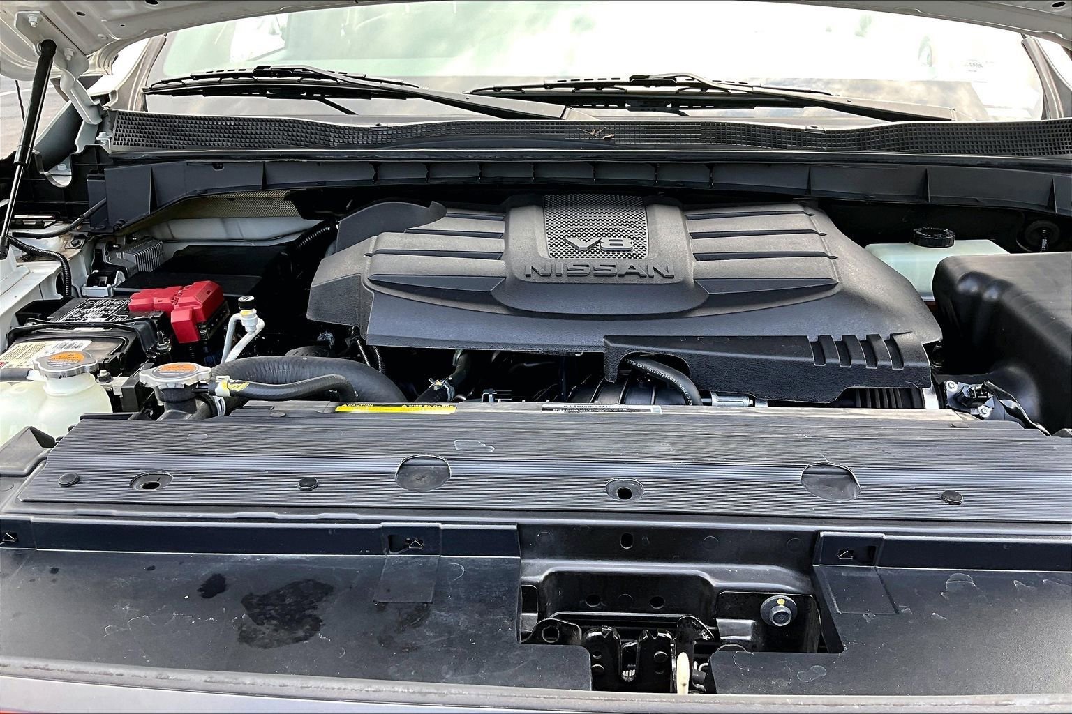 Used 2021 Nissan Titan PRO-4X w/ Pro-4x Convenience Package AWD/4WD image 31