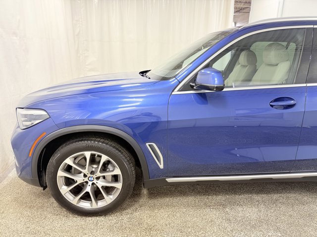 Used 2019 BMW X5 xDrive40i w/ Convenience Package AWD/4WD image 3