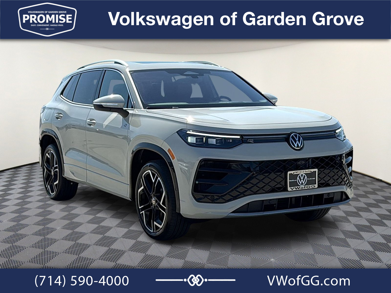New 2026 Volkswagen Tiguan SEL R-Line AWD/4WD image 2