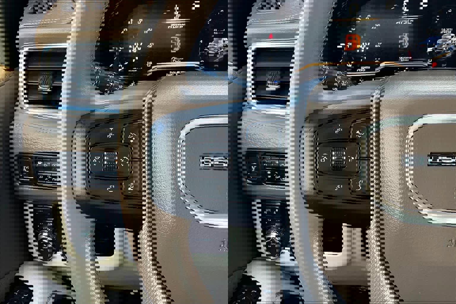 Used 2023 GMC Yukon XL Denali image 24