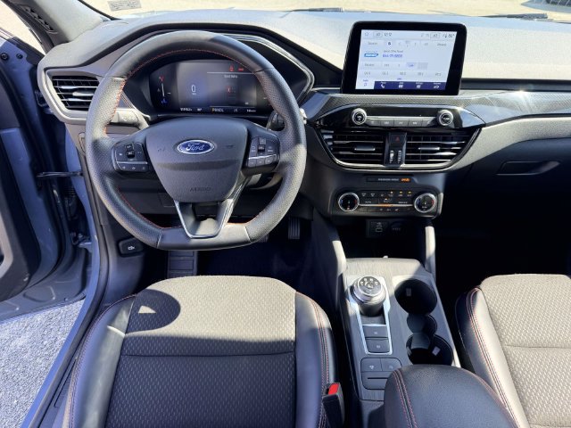 Used 2025 Ford Escape ST-Line Select AWD/4WD image 17